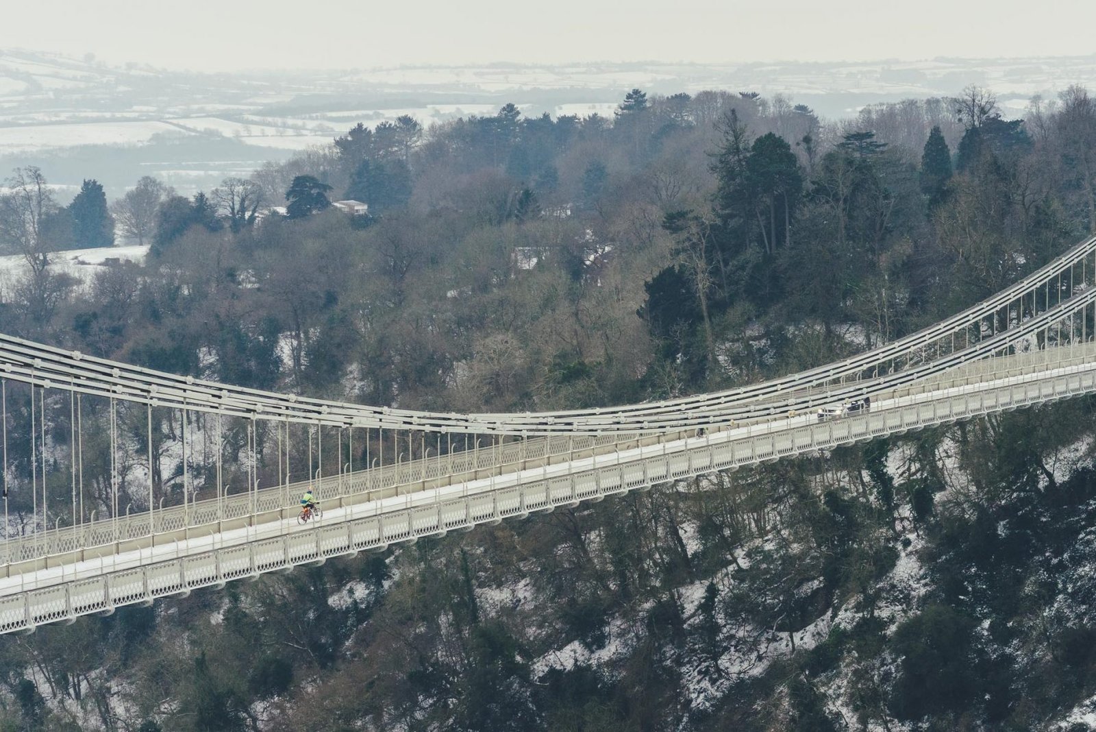 Suspension Snow Details. Photograph by Ivo Dukić.