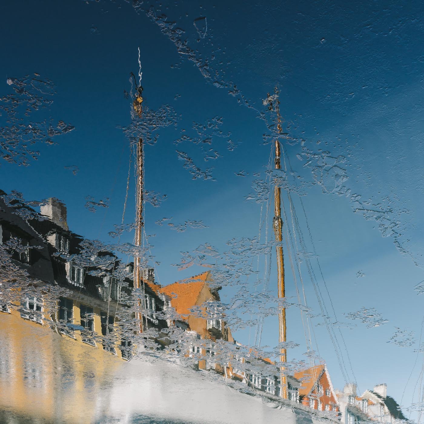 Ice reflections Nyhavn. Photograph by Ivo Dukić.