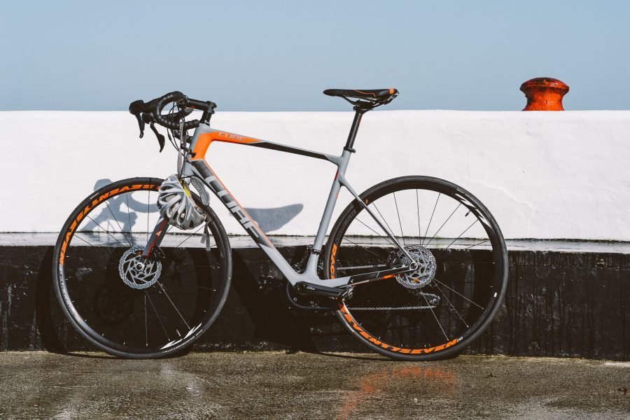 Cycling to Looe — photograph by Ivo Dukić